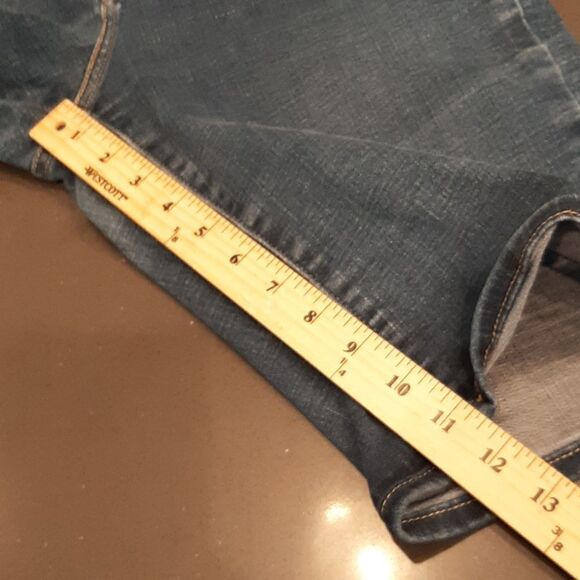 Levis Bermuda Jean Shorts - Picture 6 of 7